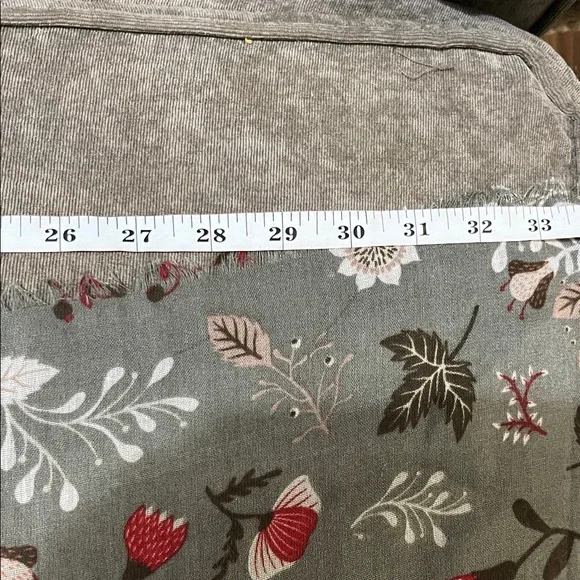 Mimosito Floral Patterned Scarf, NWT. - Picture 8 of 10